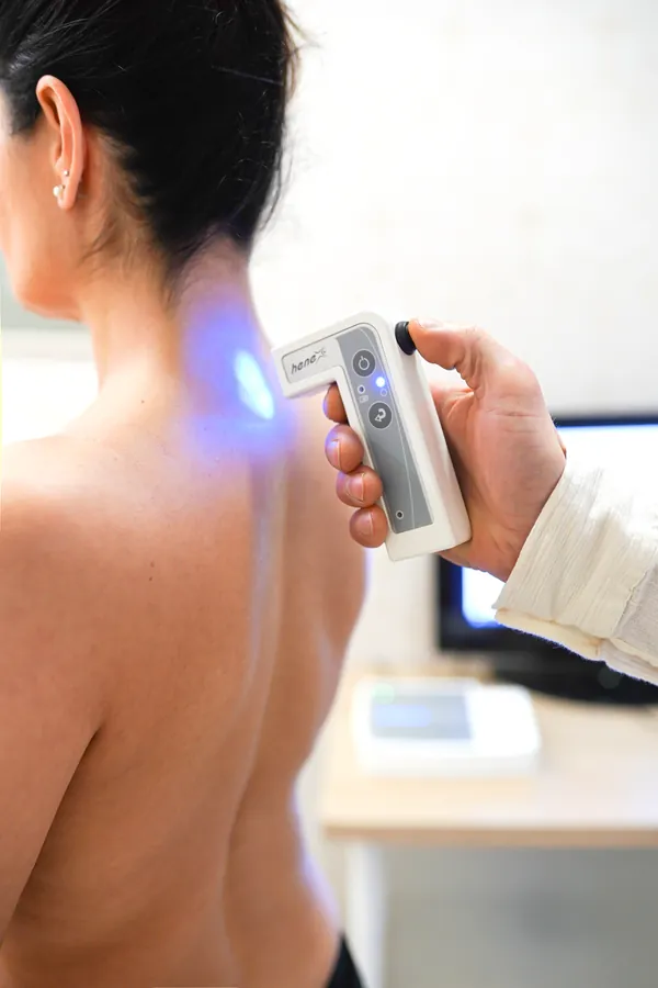 Termoregulační měření přístrojem Henex na zádech klientky